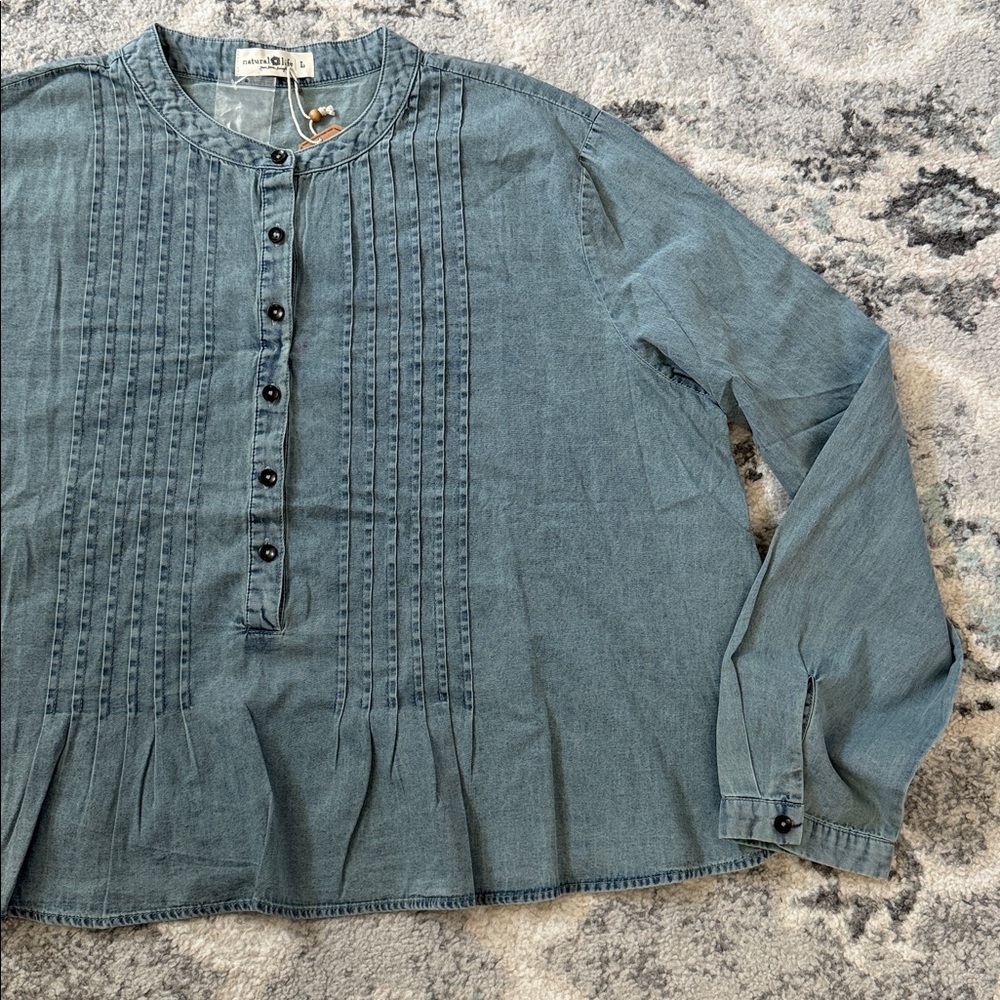 Natural Life Denim Top - Picture 3 of 9